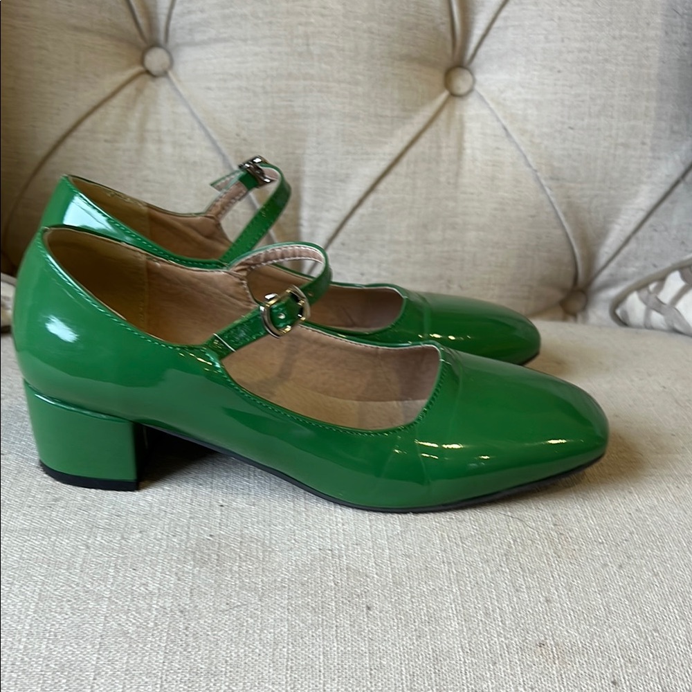 Green Patent Leather Mary Jane Shoes - Picture 6 of 6